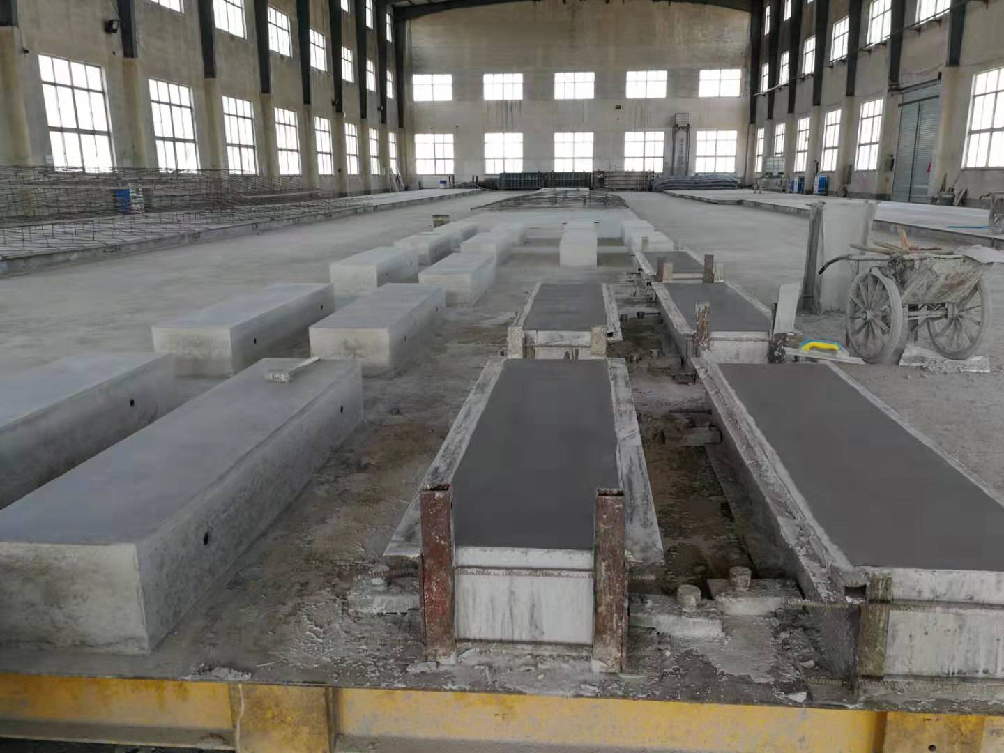 預製構件廠正在蒸汽養護預製構件